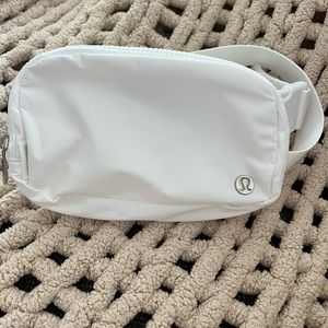 Lululemon Everywhere Belt Bag